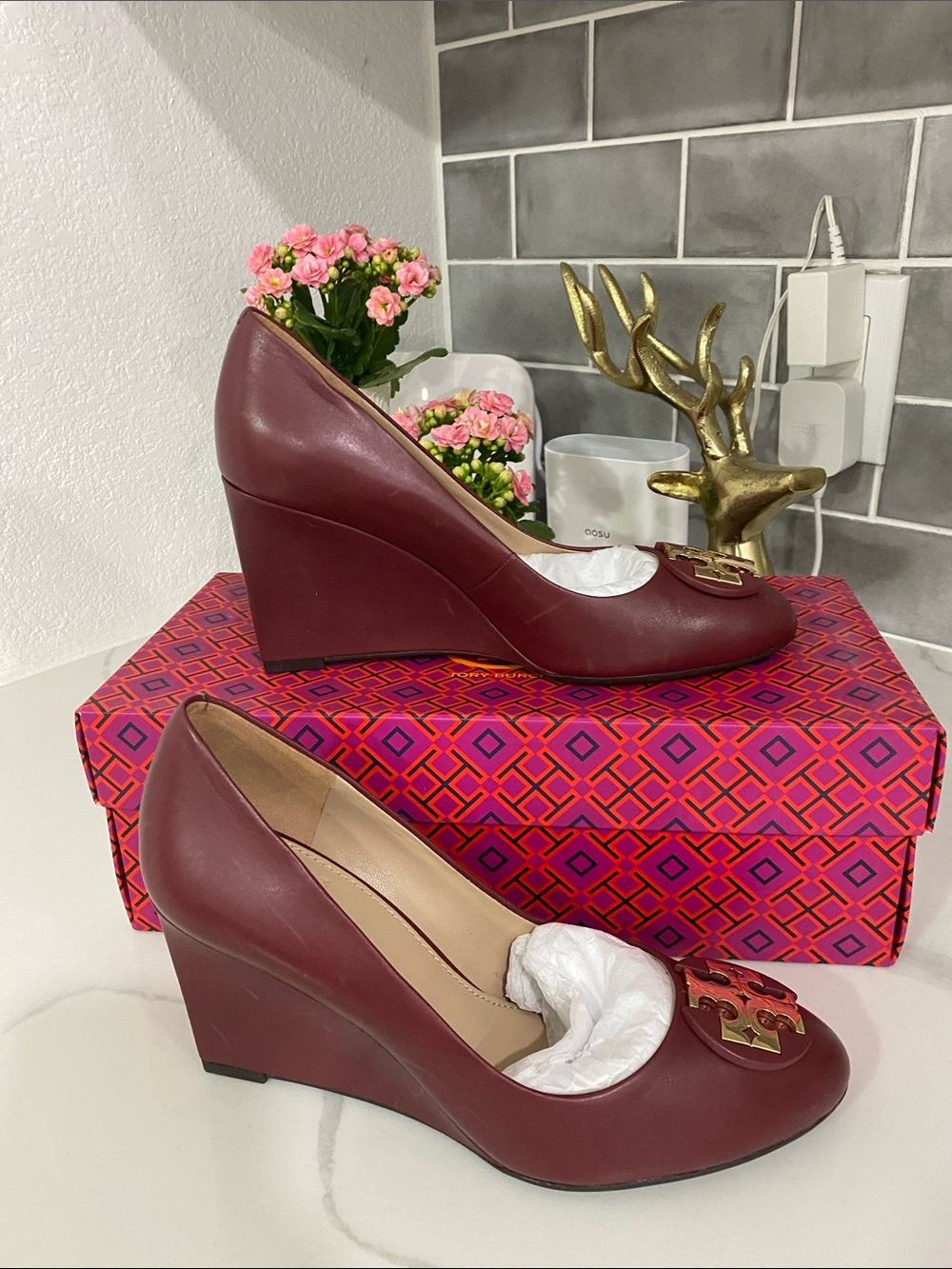 Tory Burch Burgundy Leather Logo Flats with Gold Hardware - Picture 2 of 6